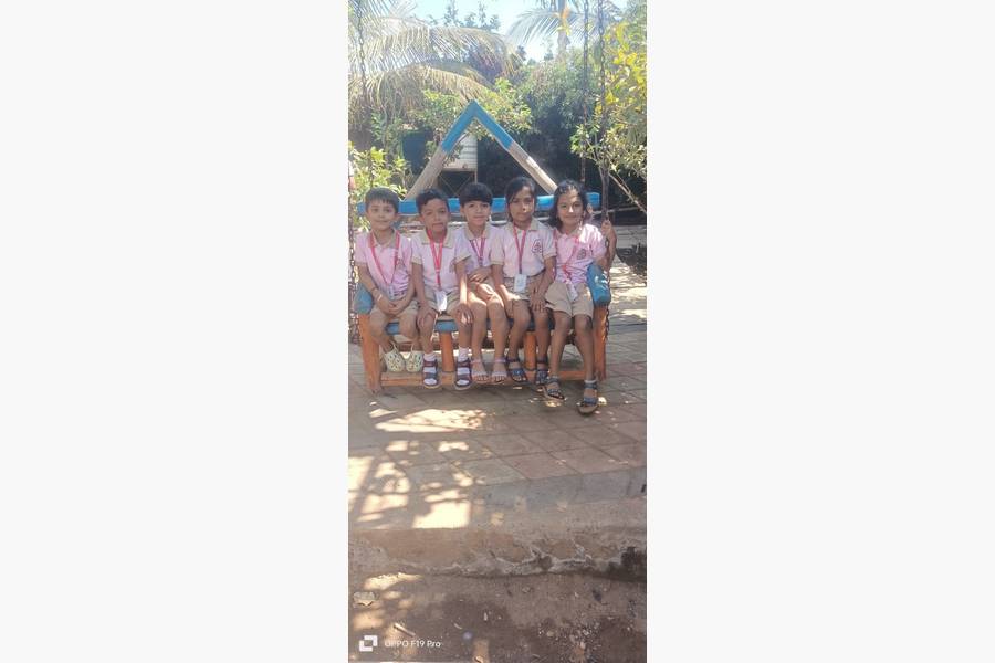 Field Trip Photo 25
