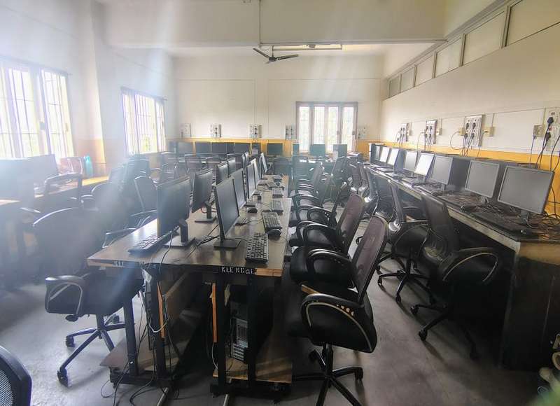 kle-school-state-nippani-computer-lab-2