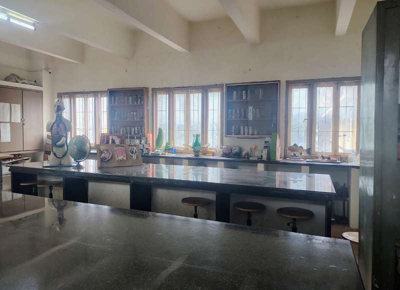 kle-school-state-nippani-science-lab-3